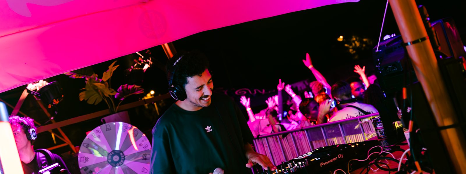 DJ strand