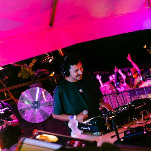 DJ strand